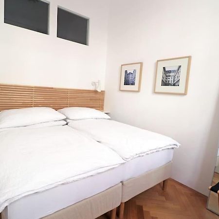 Ferienwohnung Center Apt In Best Area Near Park & Danube 20'To Airport Wien Exterior foto