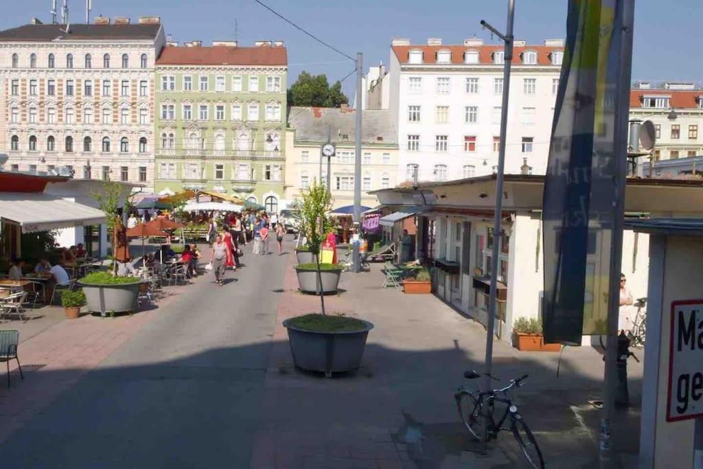 Ferienwohnung Center Apt In Best Area Near Park & Danube 20'To Airport Wien Exterior foto